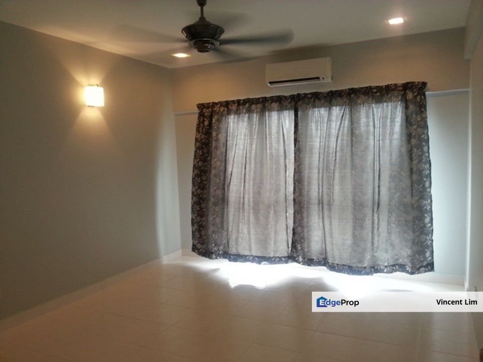 Setiawalk Condominium Near LRT Bandar Puteri Puchong PFCC IOI Mall Boulevard, Selangor, Puchong