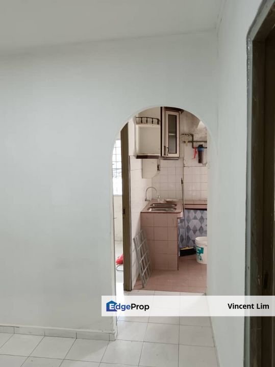 Ground Floor Flat Taman Puchong Permai Near Bandar Puteri IOI Mall, Selangor, Puchong