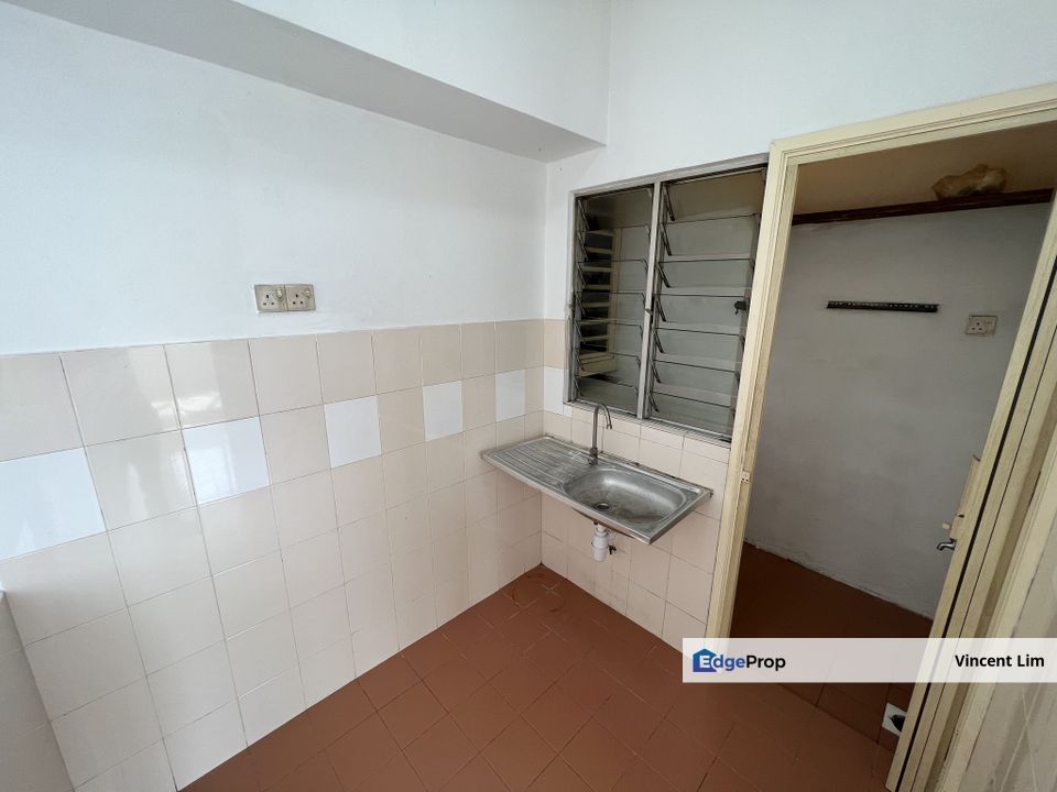 Rhythm Avenue Condominium Partially Furnished USJ 19 Condominium Subang Jaya Near LRT Taipan Sunway, Selangor, USJ