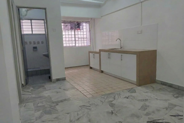 Makmur Apartment, Taman Sri Subang