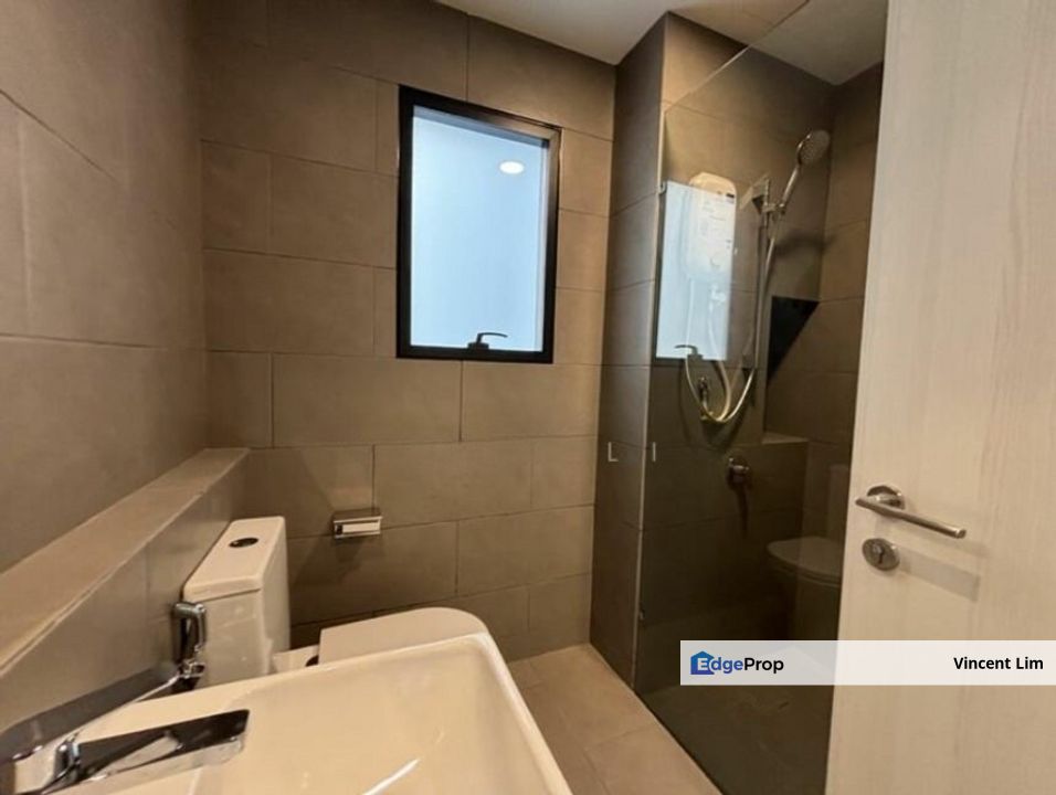 Maya Ara Residences @ Ara Damansara Petaling Jaya Near LRT Station, Selangor, Petaling Jaya