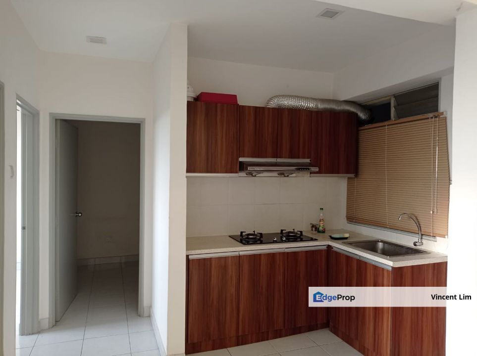 Main Place Residence Partially Furnished Condominium USJ Subang Jaya Near LRT Kelana Jaya Kingsley Putra Height, Selangor, USJ