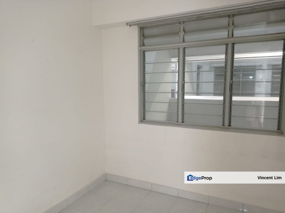 Main Place Residence Partially Furnished Condominium USJ Subang Jaya Near LRT Kelana Jaya Kingsley Putra Height, Selangor, USJ