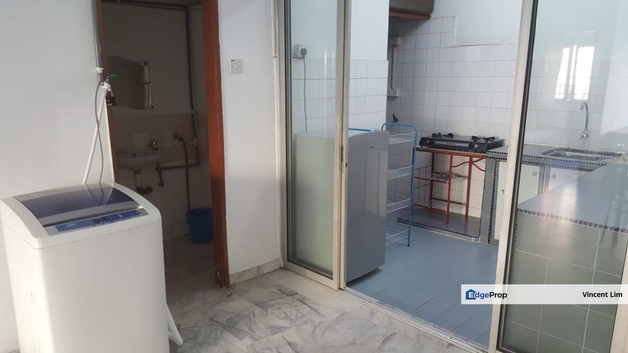 Sri Anggerik 1 Apartment Bandar Puchong Jaya Near IOI Mall Boulevard, Selangor, Puchong