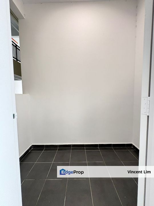 Seri Topaz Condominium @ Puchong Intan Partially Furnished Near Bandar Puteri, Selangor, Puchong