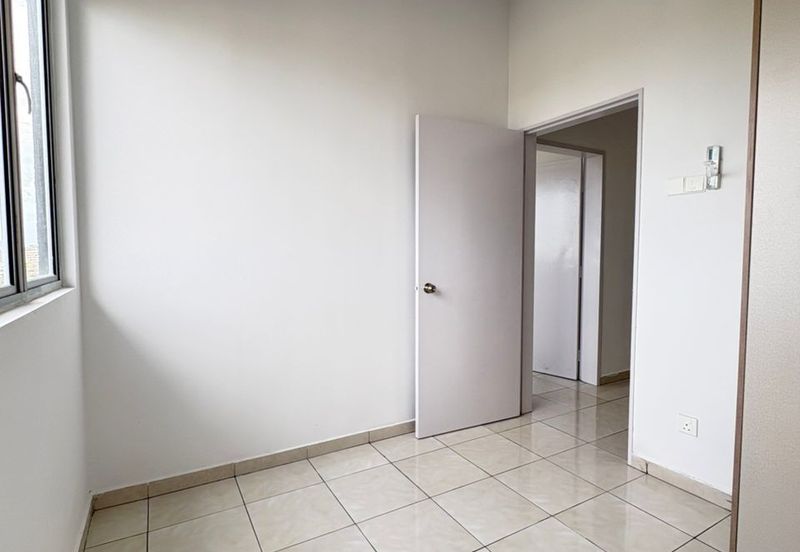 Seri Topaz Apartment