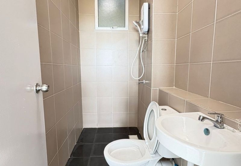 Seri Topaz Apartment