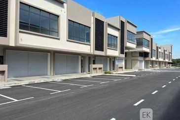 Triana @ Tropicana Amans