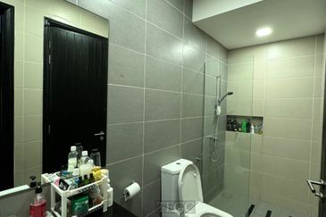 Duta Villa, Setia Alam