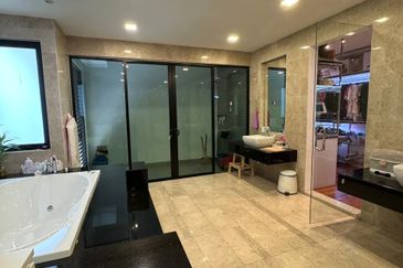 Duta Villa, Setia Alam