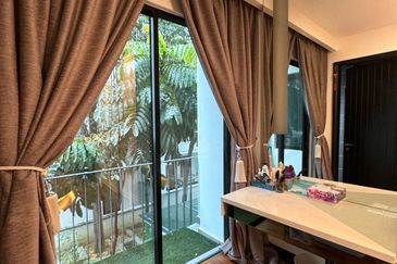 Duta Villa, Setia Alam