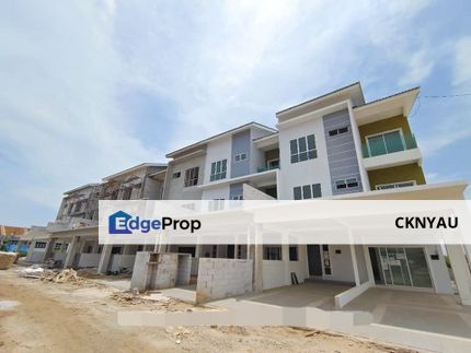 Ipoh botani cyber gated guarded move in condition lower unit townhouse for rent, Perak, Ipoh
