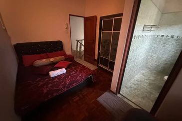 Ipoh gunung rapat ipoh jaya  double storey house for sale