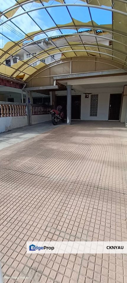 Ipoh bercham timur super long double storey house for sale, Perak, Ipoh