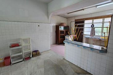 Ipoh Ampang renovated extended double storey house for sale