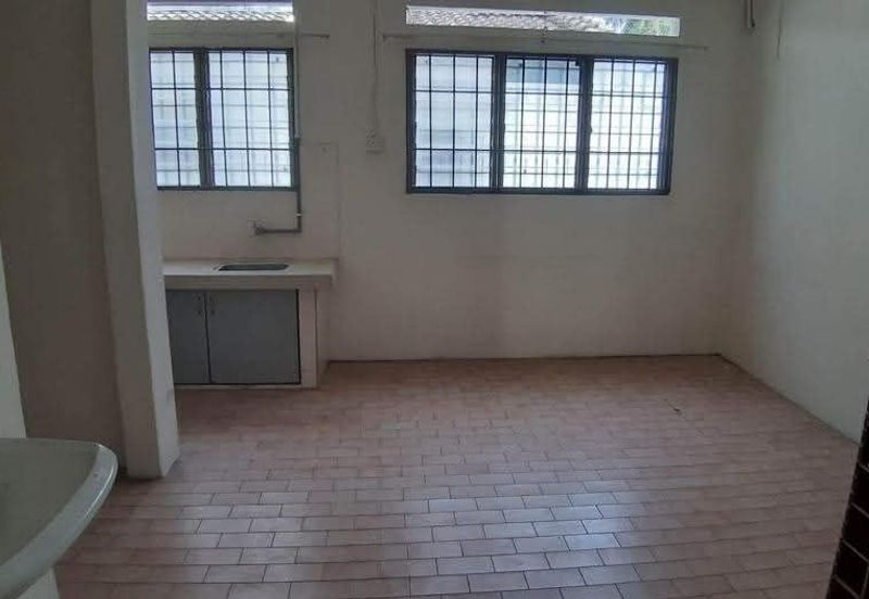 Ipoh menglembu kledang extended double storey house for rent