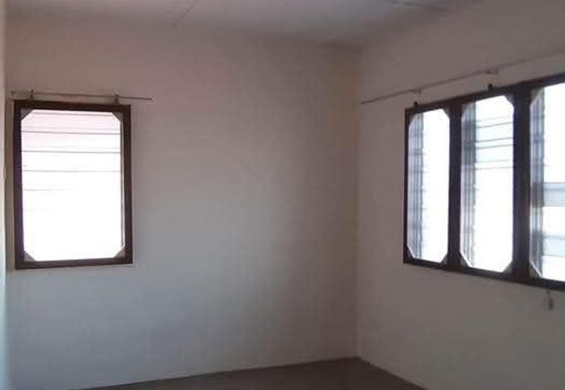 Ipoh menglembu kledang extended double storey house for rent