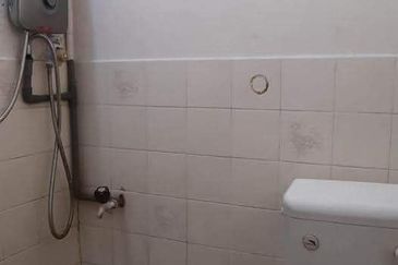 Ipoh menglembu kledang extended double storey house for sale