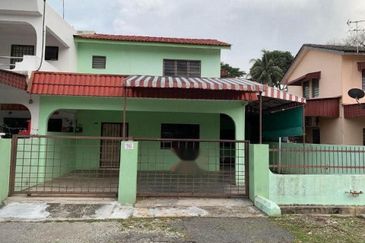 Ipoh menglembu kledang extended double storey house for sale