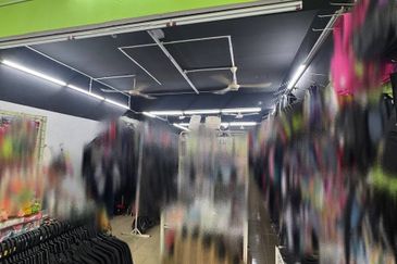 Perak seri iskandar nice location renovated 3 storey shoplot for sale