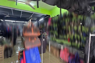 Perak seri iskandar nice location renovated 3 storey shoplot for sale