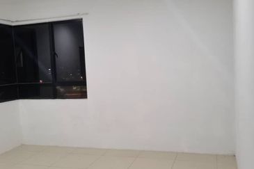 Ipoh pengkalan manhattan 4 rooms corner unit condo for rent