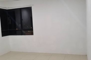 Ipoh pengkalan manhattan 4 rooms corner unit condo for rent
