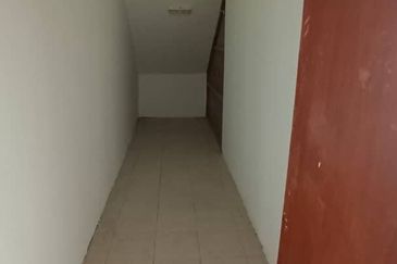 Ipoh meru 2b renovated ground floor shoplot for rent