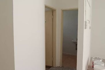 Ipoh meru 2b renovated ground floor shoplot for rent