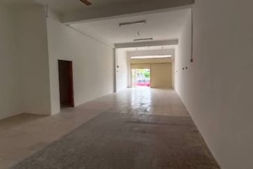 Ipoh meru 2b renovated ground floor shoplot for rent