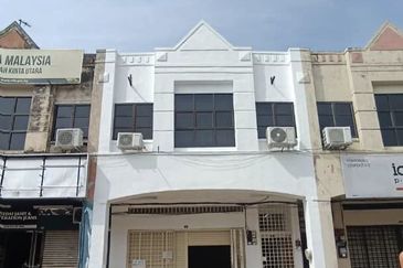 Ipoh meru 2b renovated ground floor shoplot for rent