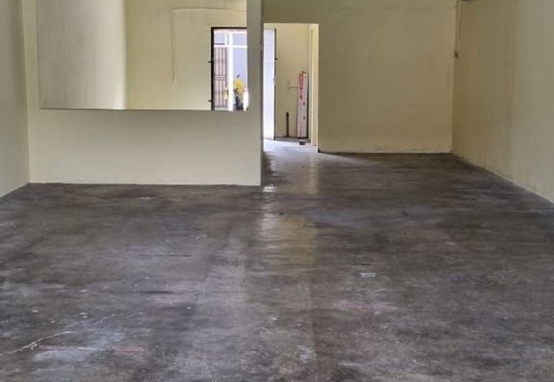Ipoh menglembu nice location double storey shoplot for sale