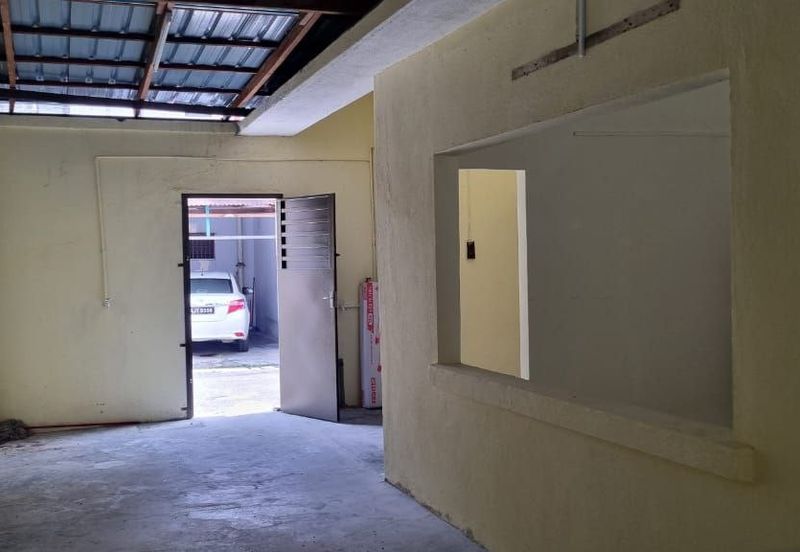 Ipoh menglembu nice location double storey shoplot for sale