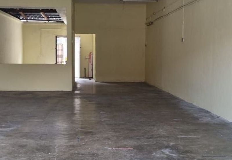 Ipoh menglembu nice location double storey shoplot for sale
