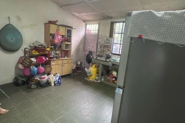 Perak batu gajah renovated single storey house for sale