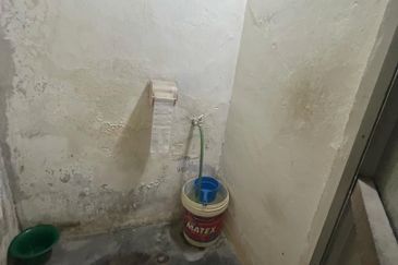 Perak batu gajah renovated single storey house for sale