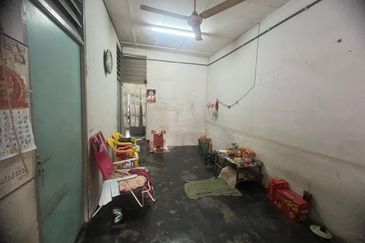 Perak batu gajah renovated single storey house for sale