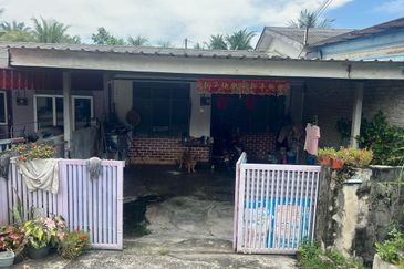 Perak batu gajah renovated single storey house for sale