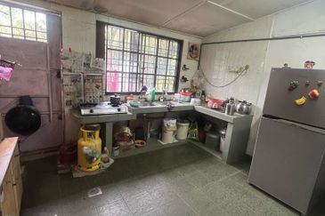 Perak batu gajah renovated single storey house for sale