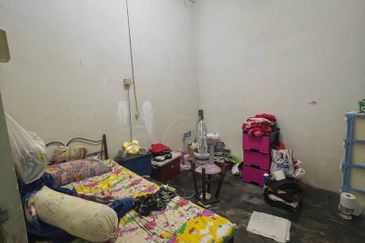 Perak batu gajah renovated single storey house for sale