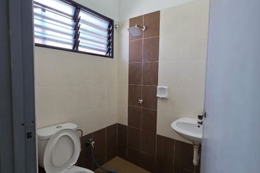 Ipoh klebang selatan freehold super long renovated double storey house for sale