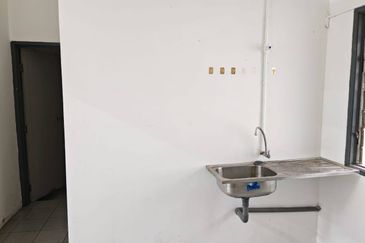 Ipoh bercham nice location ground floor shoplot for rent