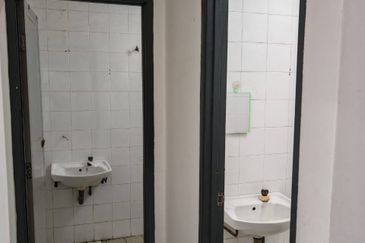 Ipoh bercham nice location ground floor shoplot for rent