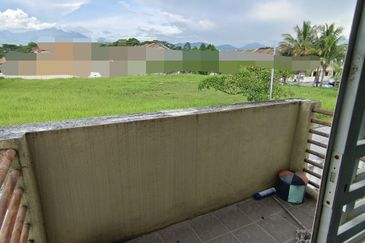 Ipoh sri klebang double storey inter corner house for rent