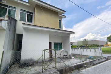 Ipoh sri klebang double storey inter corner house for rent
