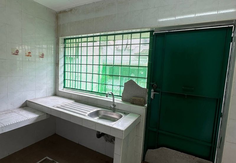 Ipoh bercham taman pakatan double storey house for rent