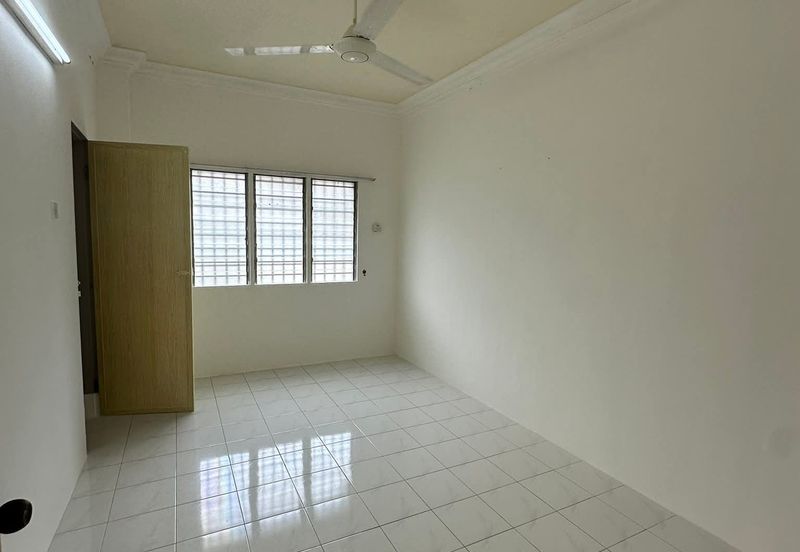 Ipoh bercham taman pakatan double storey house for rent