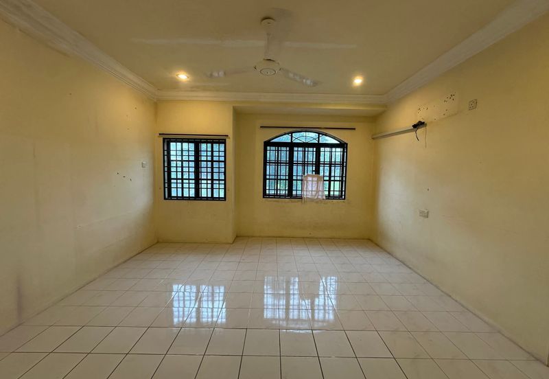 Ipoh bercham taman pakatan double storey house for rent