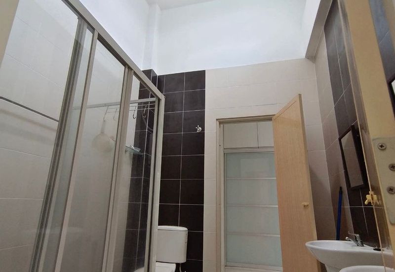 Ipoh bercham east gate fully furnished double storey house for rent