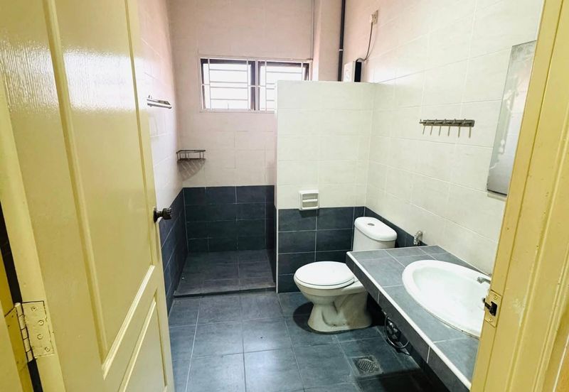 Ipoh bercham idaman partial furnished double storey house for rent